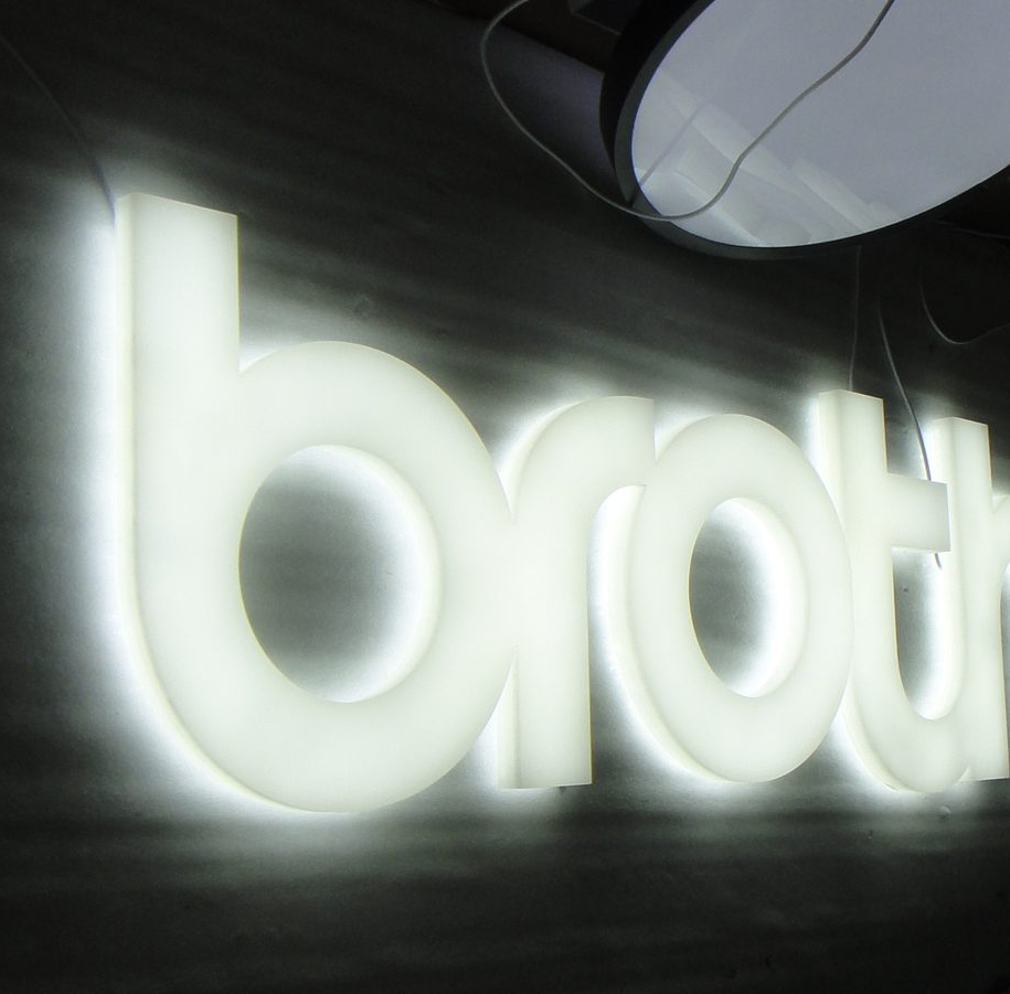 Объемные буквы из жидкого акрила 